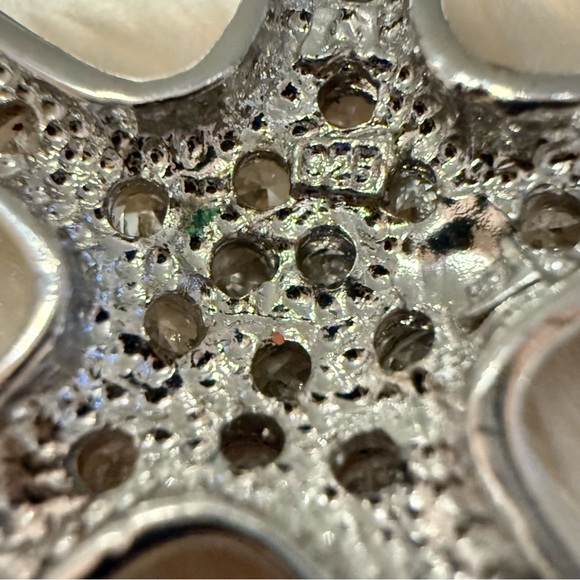 Starfish Crystal Pendant – Silver-Tone Pavé Sea Star Charm for Women - Picture 7 of 17